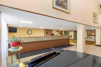 Photo 3 - MainStay Suites Lansing West