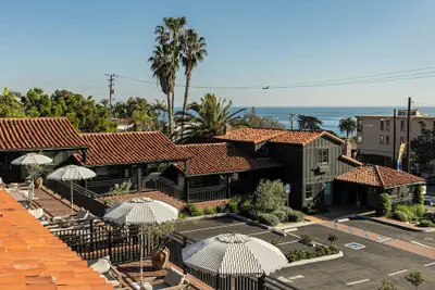 Photo 2 - Woods Cove Inn