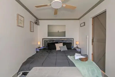 Photo 4 - Modern 3BR Condo - Heart of ATL