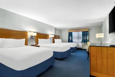 Photo 2 - SureStay by Best Western Bakersfield Central