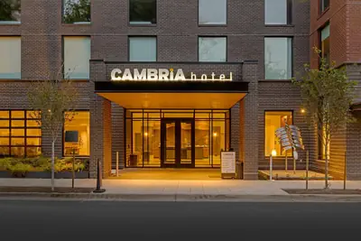 Photo 2 - Cambria Hotel Portland - Pearl District