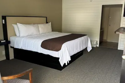 Photo 5 - Sleepy Bear Motel