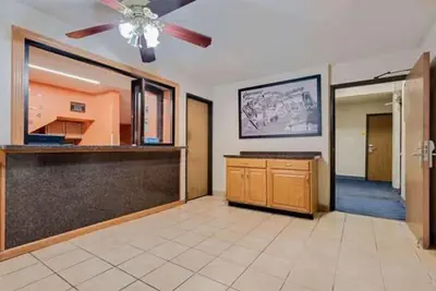 Photo 2 - Hillside Inn & Suite