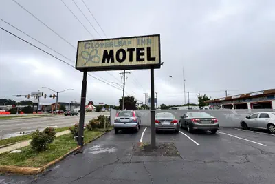 Photo 2 - Cloverleaf Motel Richmond Near Turnpike