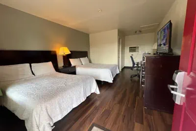 Photo 3 - Riverside Motel