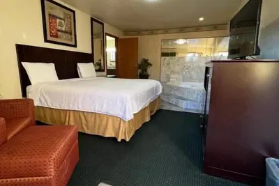 Photo 5 - Riverside Motel