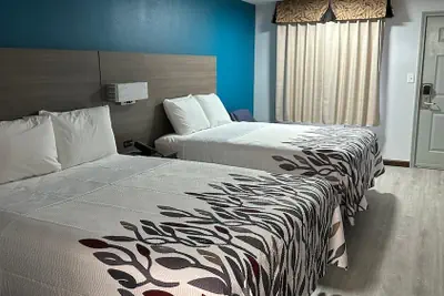 Photo 5 - Days Inn by Wyndham Camden AR