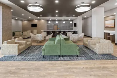 Photo 3 - La Quinta Inn & Suites by Wyndham Phoenix West / Glendale