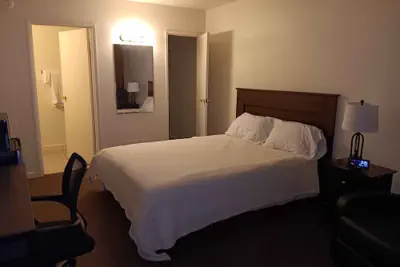 Photo 5 - Leisure Lodge Motel