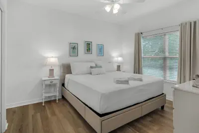 Photo 3 - Seagrove 2BR Near Lake & Beach + Free Tickets: Bikes, Dolphin Cruise & More!