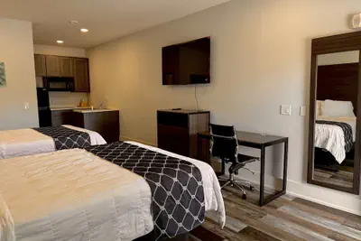 Photo 3 - Garden Inn Express