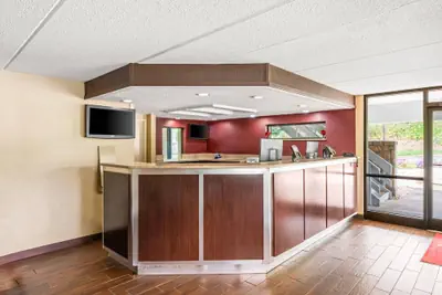 Photo 4 - Econo Lodge Hickory
