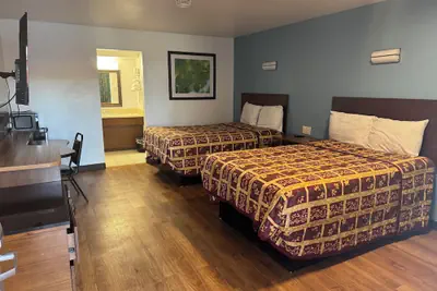 Photo 5 - spanish trails inn