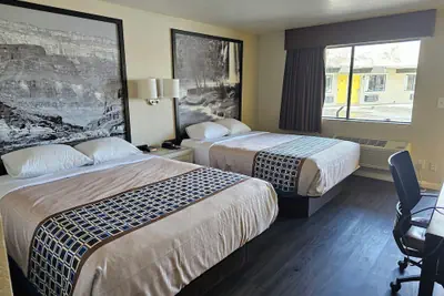Photo 2 - Canyon Inn Motel