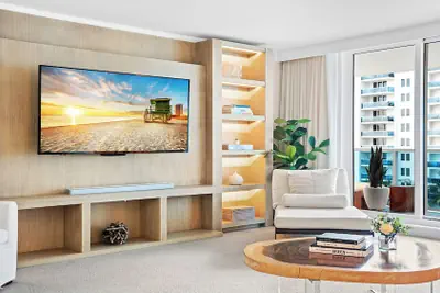 Photo 2 - Luxury Vacation Rentals at 1 Hotel & Homes by LRMB