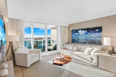 Photo 5 - Luxury Vacation Rentals at 1 Hotel & Homes by LRMB