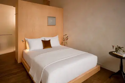 Photo 4 - Pocketbook Hotel and Bath