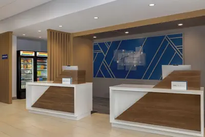 Photo 2 - Holiday Inn Express And Suites Huntsville Northeast by IHG