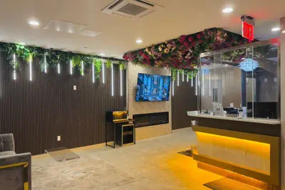 Photo 4 - LIV Hotel Bronx - Newly Built
