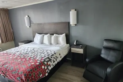 Photo 5 - The Edyn Motel