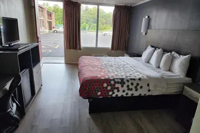 Photo 3 - The Edyn Motel
