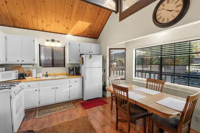Photo 5 - Cozy Cabin