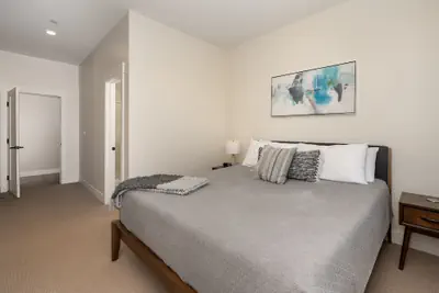 Photo 4 - Downtown Flat 2 Bedroom Condo