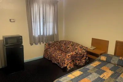 Photo 3 - Traveler's Motel