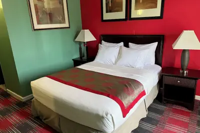Photo 4 - Albany Plaza Hotel