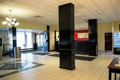 Photo 2 - Albany Plaza Hotel