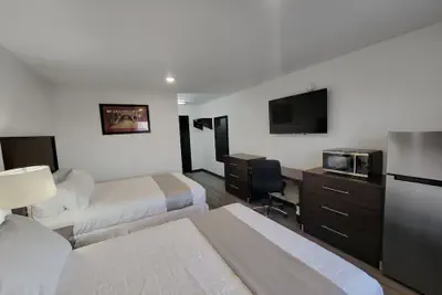 Photo 2 - The Suite Inn