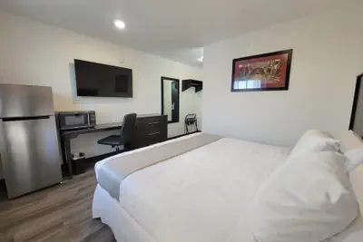 Photo 3 - The Suite Inn