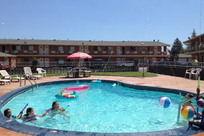 Photo 4 - The River Inn and Suites