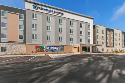 Photo 2 - Everhome Suites San Antonio Lackland near SeaWorld by Choice Hotels