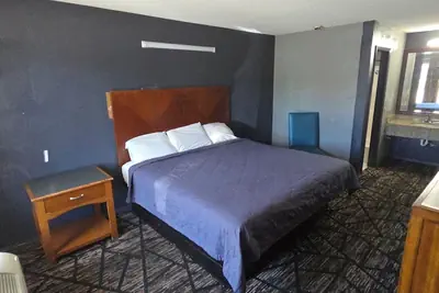 Photo 3 - c towninn and suites