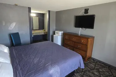 Photo 4 - c towninn and suites