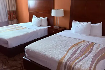 Photo 3 - Mountain Valley Inn & Suites