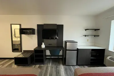Photo 5 - Studio 6 Suites Urbana, IL