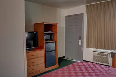 Photo 4 - The Palms Motel