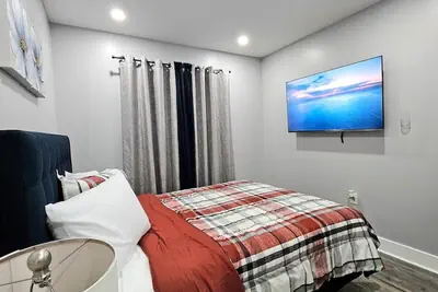 Photo 3 - Cozy Home near City Center with Hot tub