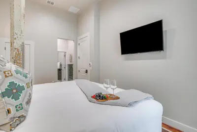 Photo 5 - Nutt House Hotel