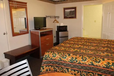 Photo 3 - Apple Annies Inn