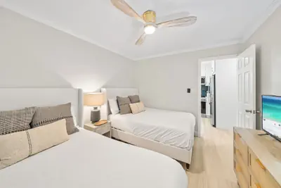 Photo 5 - Beachside Villas 811