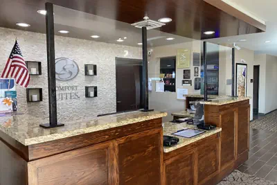 Photo 5 - Comfort Suites West Omaha