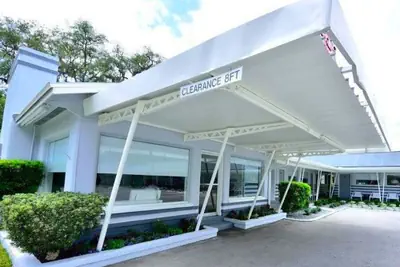 Photo 2 - Sun Plaza Motel