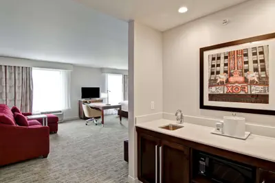 Photo 5 - Hampton Inn & Suites Detroit/Troy
