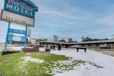 Photo 2 - Bel Aire Motel Chamberlain Near Missouri River I 90