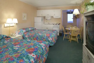 Photo 3 - The Shangri La Motel
