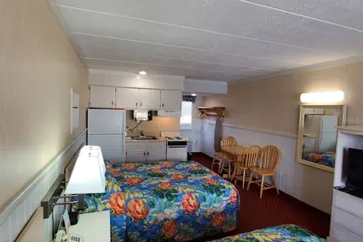 Photo 5 - The Shangri La Motel