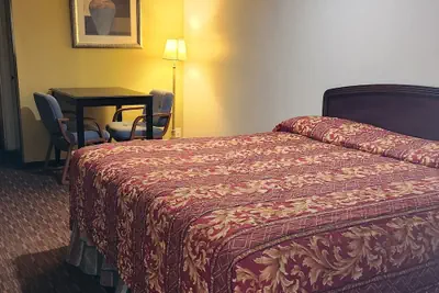 Photo 5 - Budget Inn